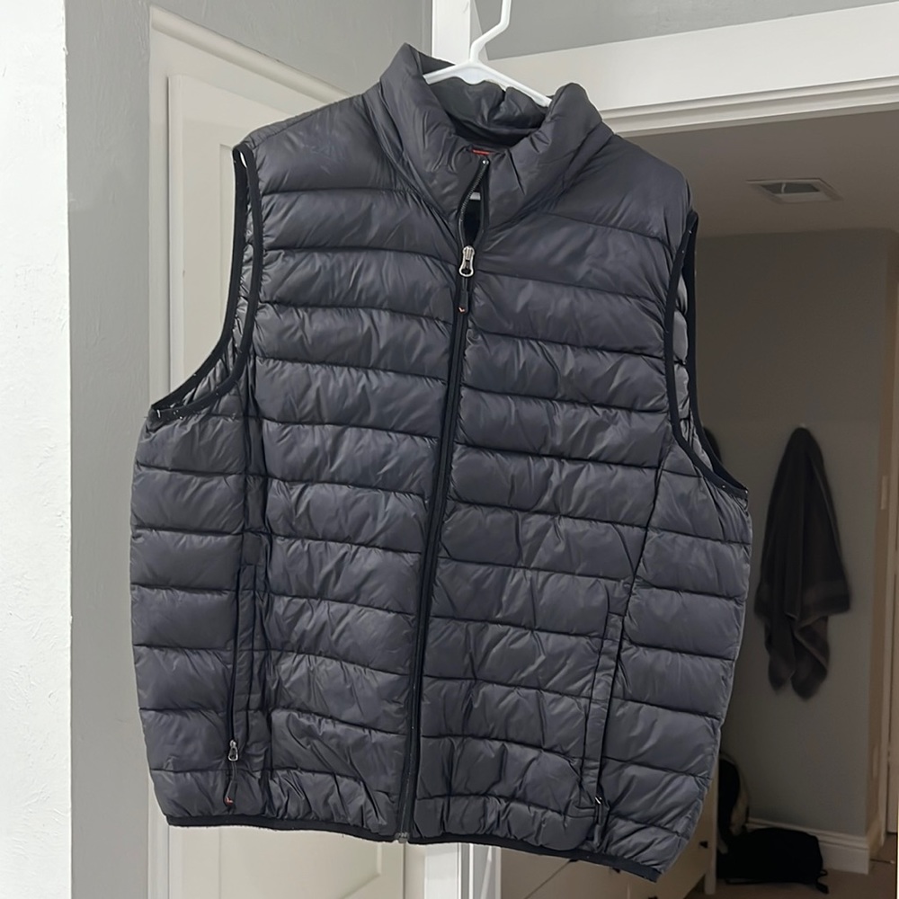 Men’s Large Puffy Vest